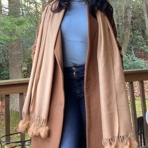 Scarf with real fur balls